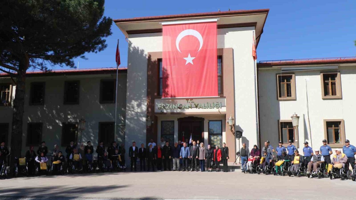 Vali Aydoğdu: "Engelli bireyler sadece destek bekleyen insanlar değil, tam aksine, onlara fırsat verildiğinde bu ülkenin kalkınmasına katkı sağlayanlardır"