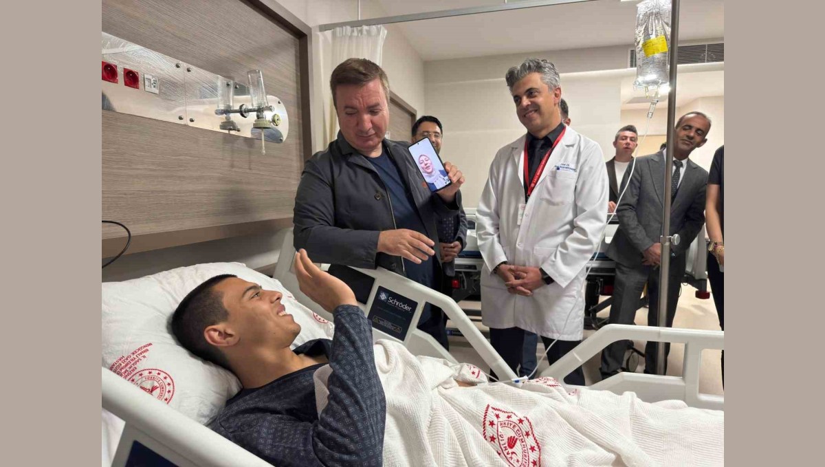 Vali Aydoğdu, hastanede tedavi gören üniversite öğrencisini yalnız bırakmadı