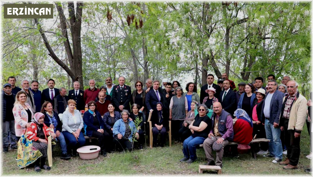 Vali Aydoğdu, Kılıçkaya köyünde Anneler Günü programına katıldı