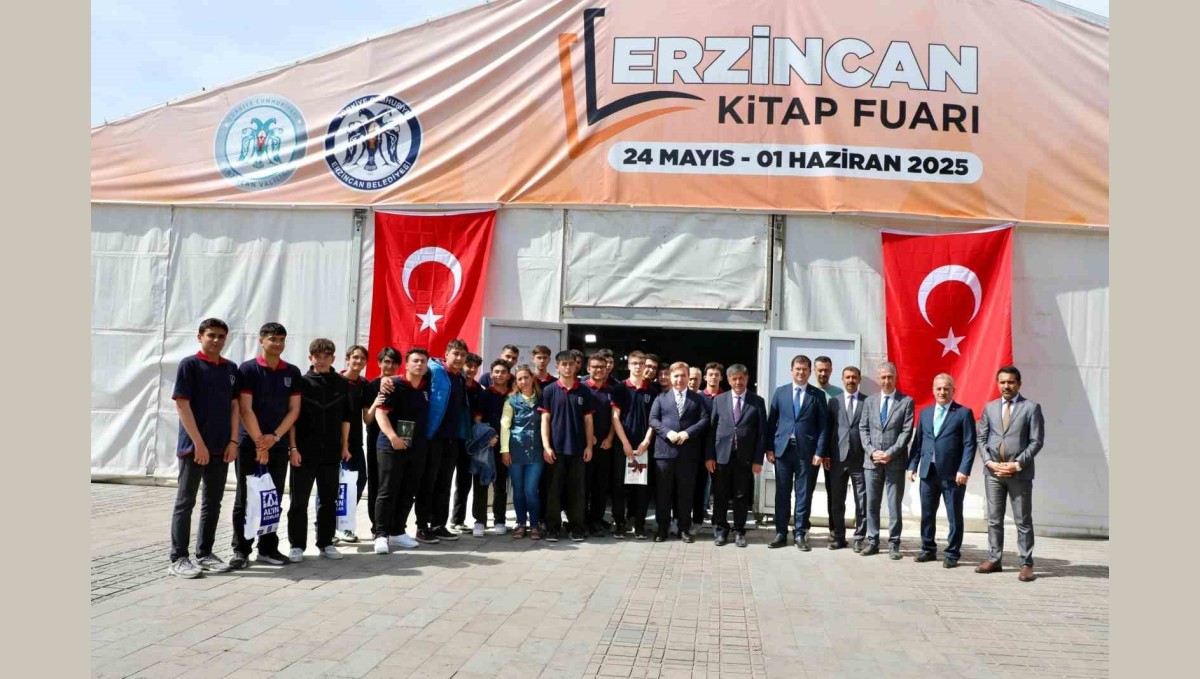 Vali Aydoğdu: "Kitap günümüzün yüzeyselleşen dünyasında bize derinleşmeyi, ince düşünmeyi öğretiyor"