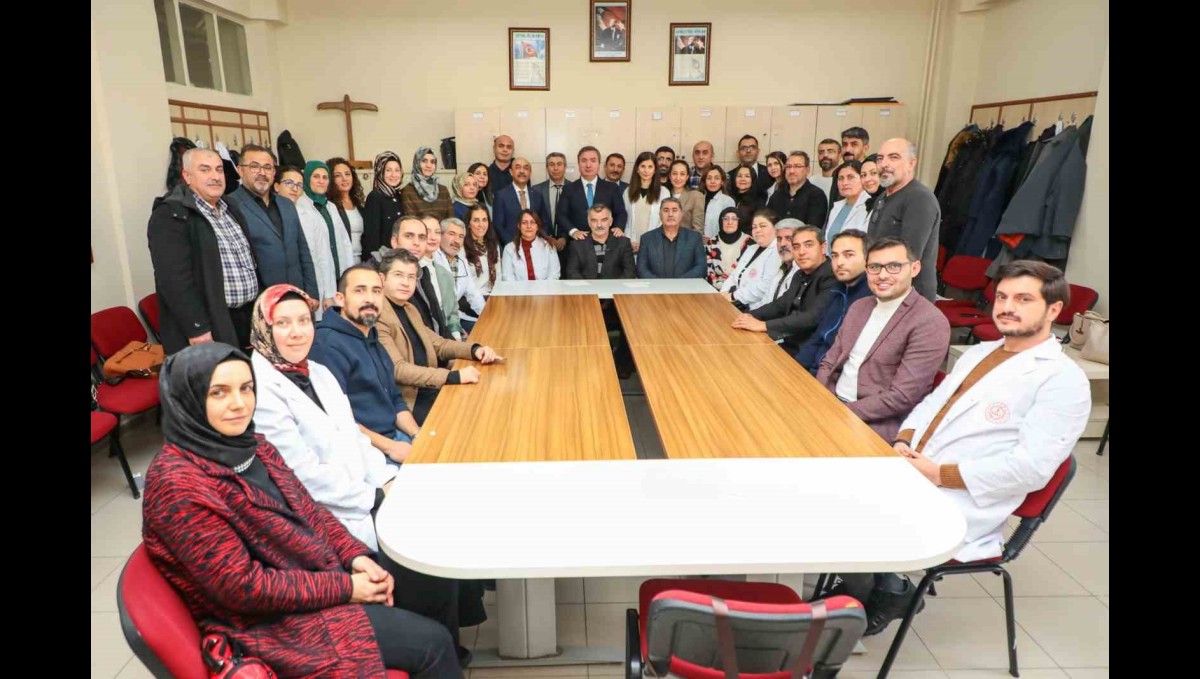 Vali Aydoğdu, öğretmenlerle bir araya geldi