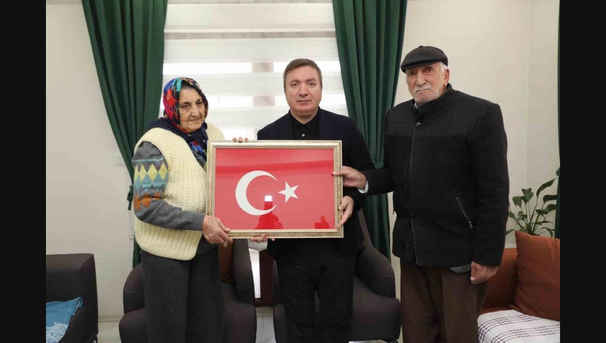Vali Aydoğdu, Şehit Jandarma Er Garip İleri'nin ailesini ziyaret etti