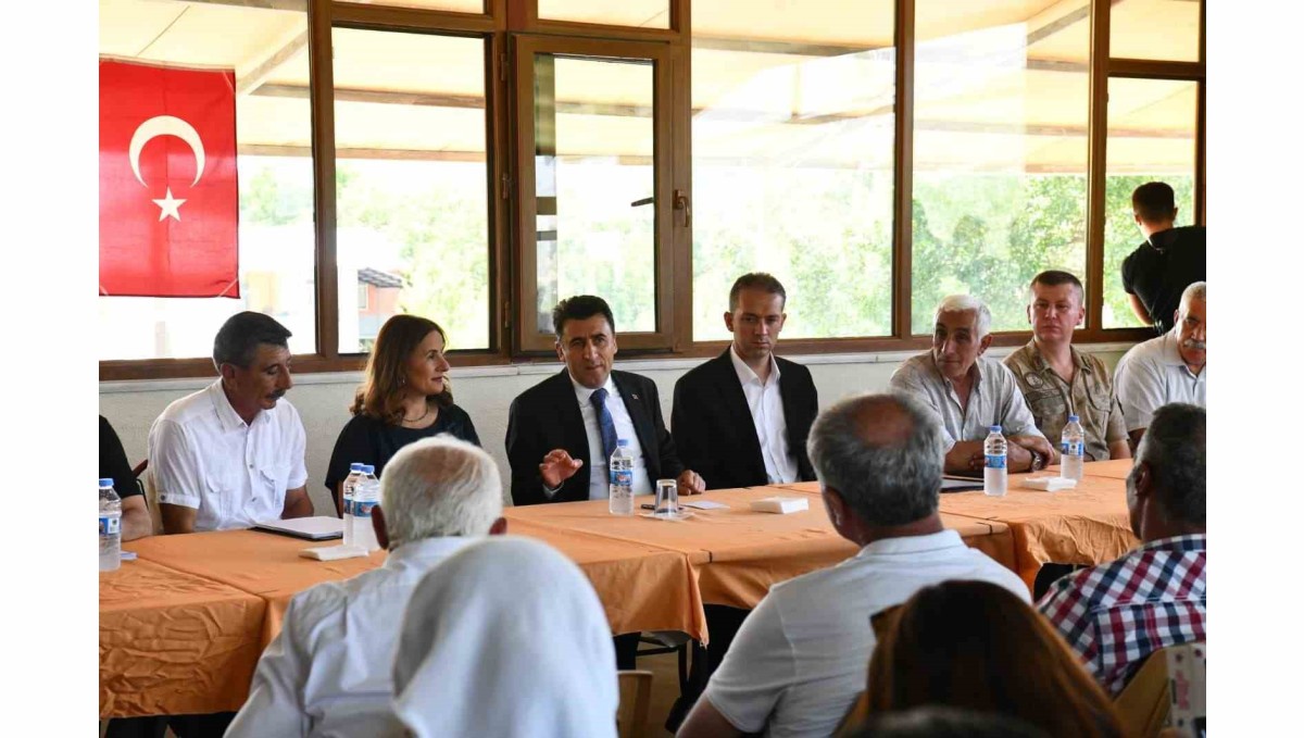 Vali Aygöl vatandaşlarla bir araya geldi