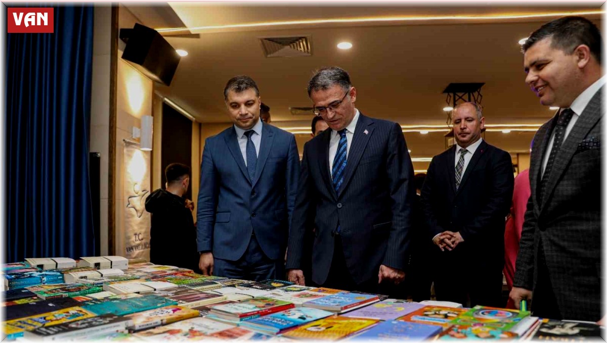 Vali Balcı: '1,5 milyon kitabı Vanlılarla buluşturduk'
