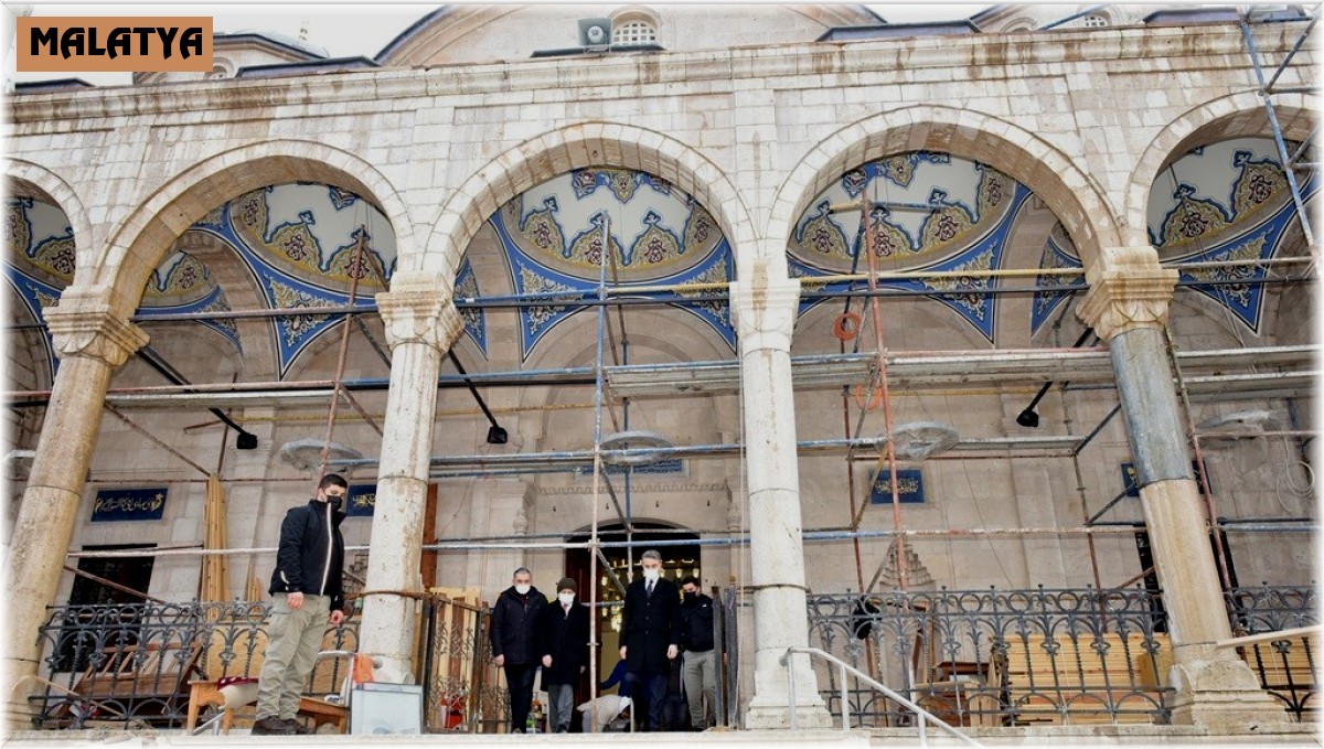 Vali Baruş, tadilattaki yeni camiyi inceledi