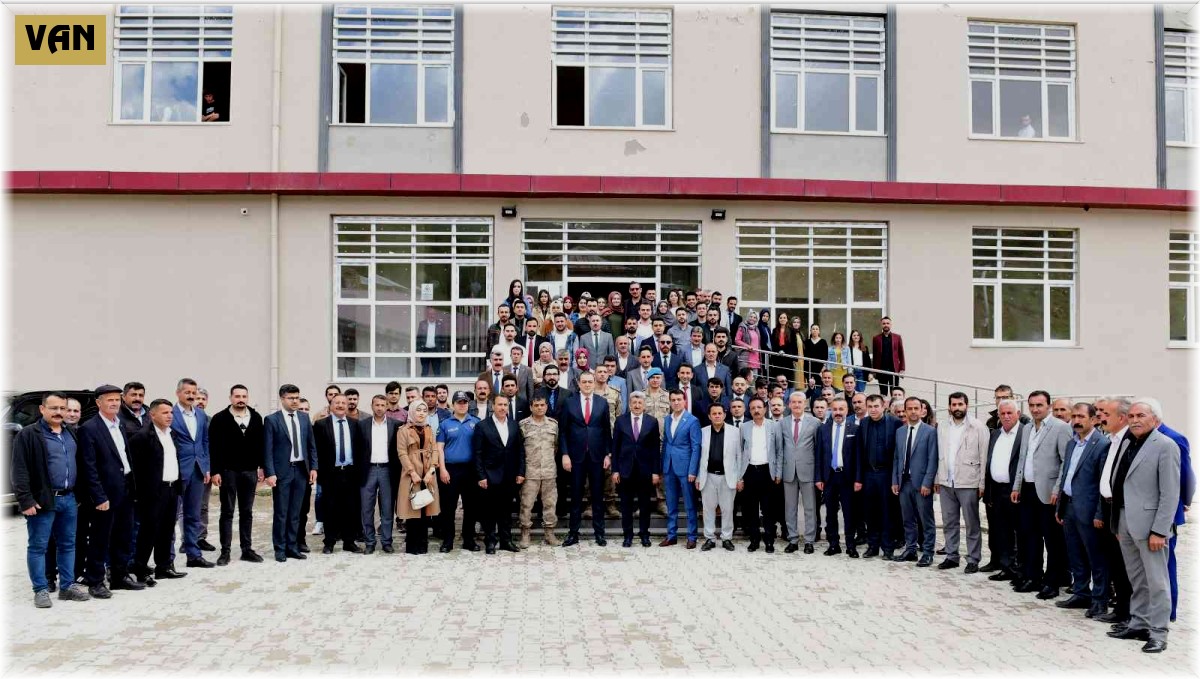 Vali Bilmez'den Çatak ilçesine veda ziyareti