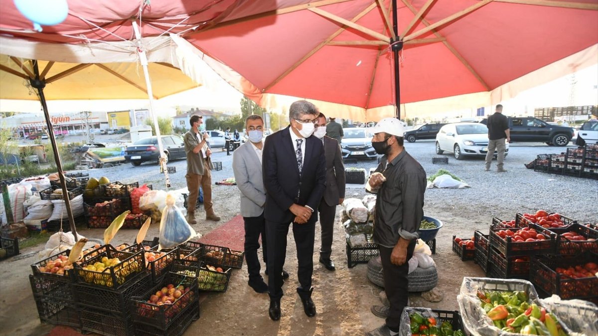 Vali Bilmez Organik Sebze ve Meyve Pazarı'nı denetledi