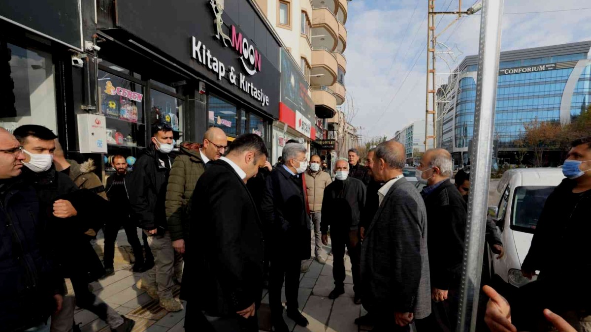 Vali Bilmez ve Milletvekili Arvas çarşı esnafını gezdi