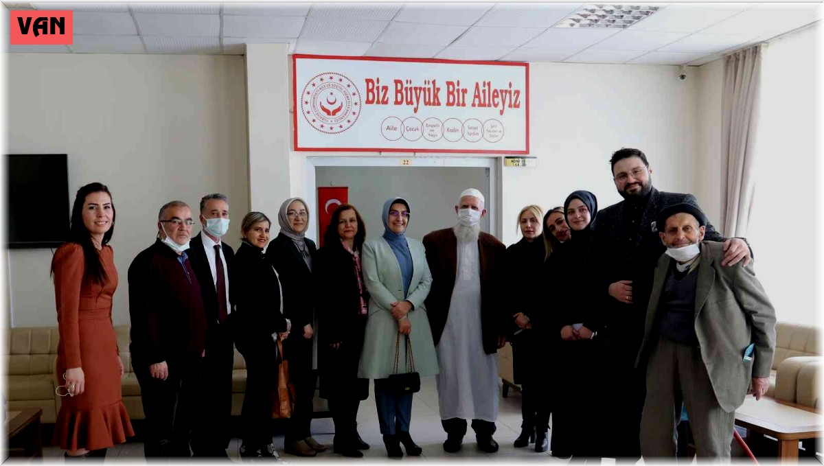 Vali Bilmez yaşlılarla bir araya geldi