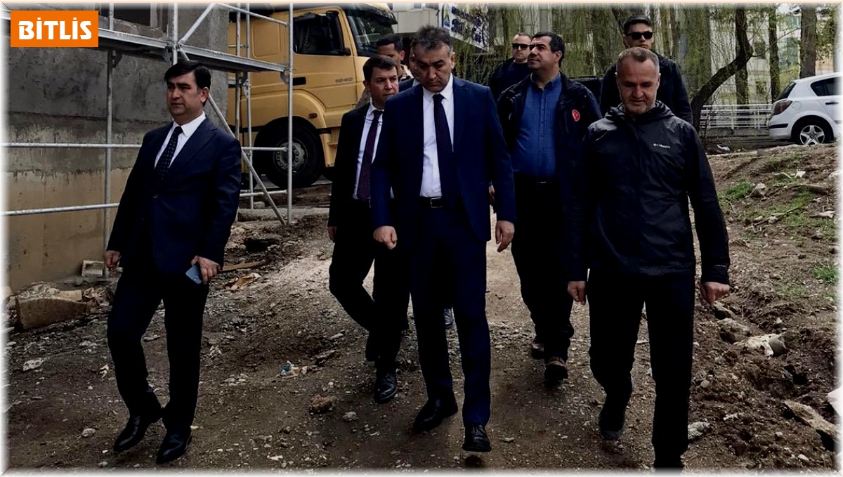 Vali Çağatay hükümet konağı inşaatında incelemelerde bulundu