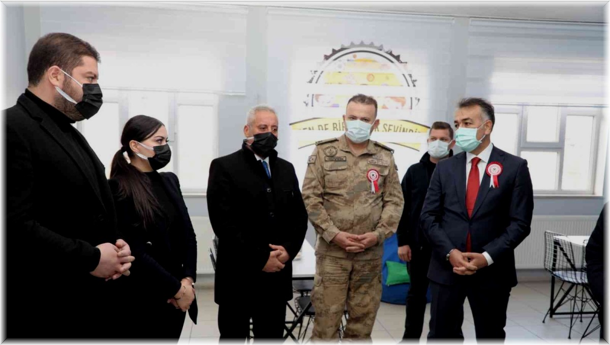 Vali Çağatay kütüphane açılışını gerçekleştirdi