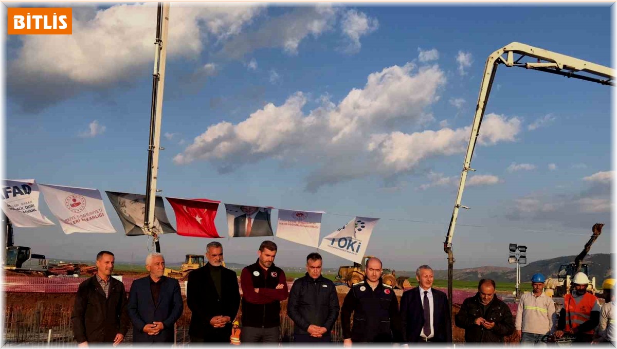 Vali Çağatay, video konferansla Adıyaman'daki kalıcı konutların temel atma törenine bağlandı