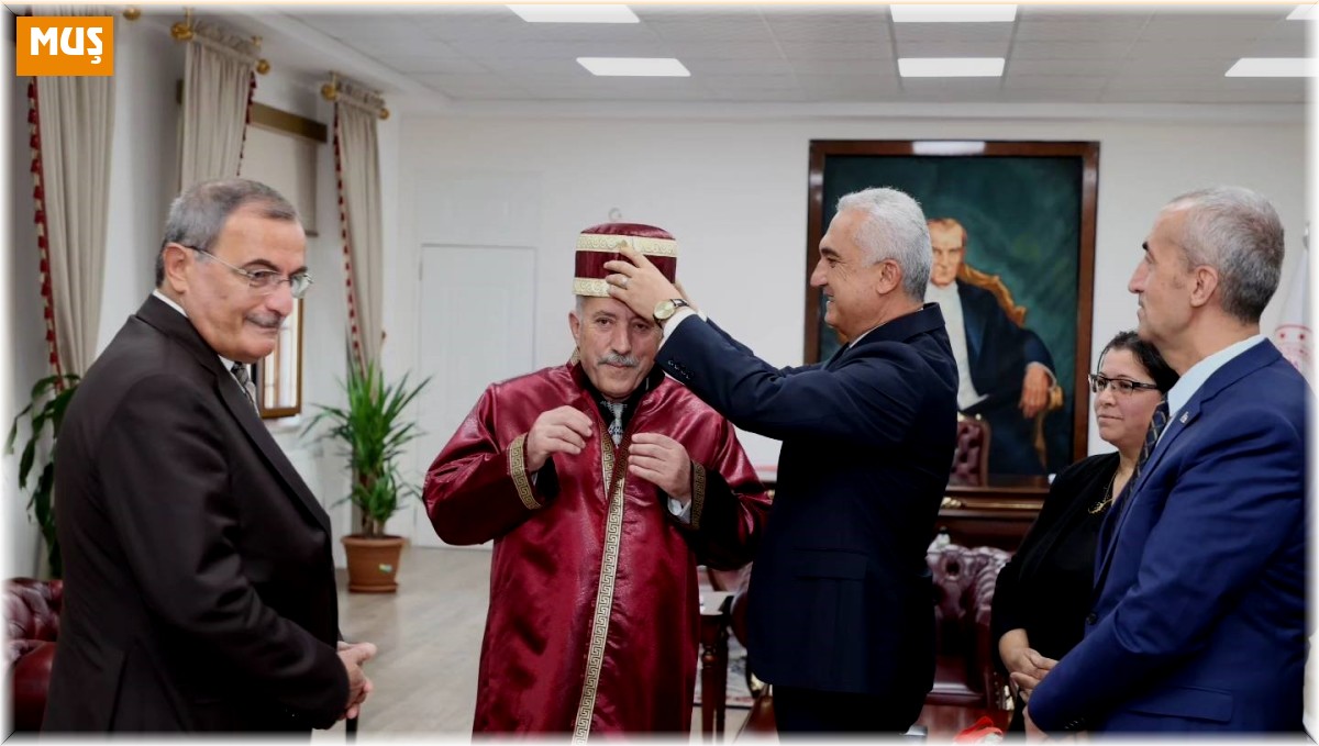 Vali Çakır, yılın ahisine kaftan giydirdi