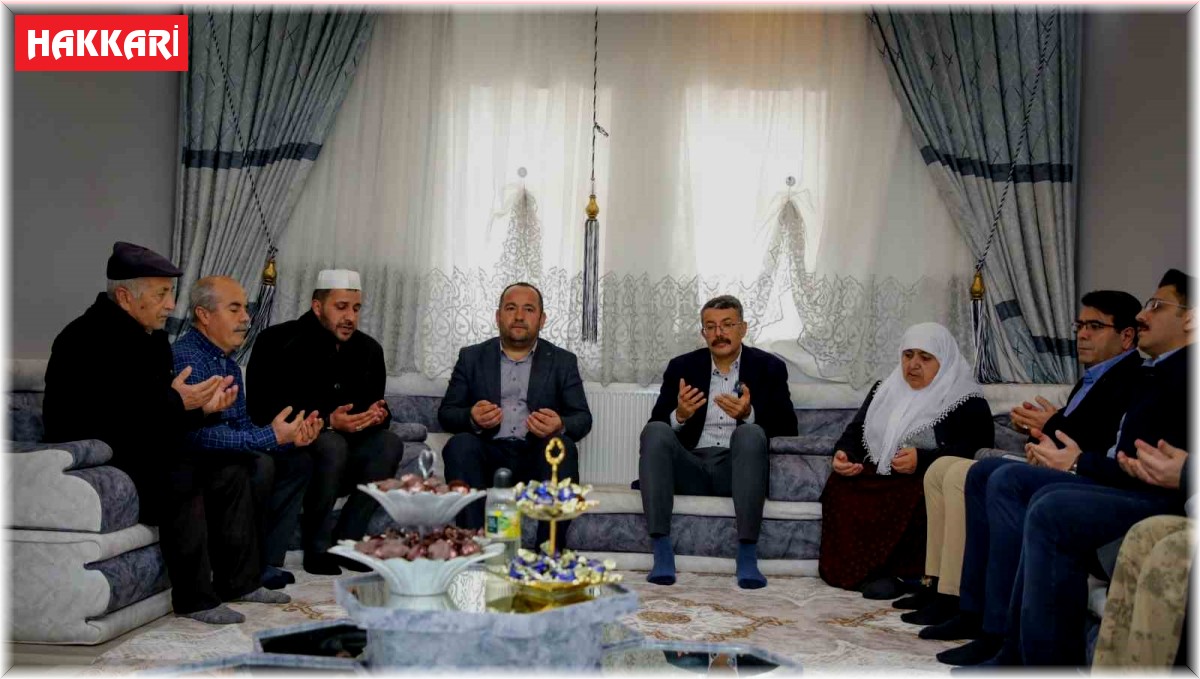 Vali Çelik, Bağışlı köyünde şehit ailesini ziyaret etti