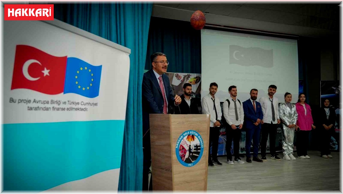 Vali Çelik "Geleceğin Teknoloji Yıldızları Yetişiyor" tiyatro gösterisine katıldı