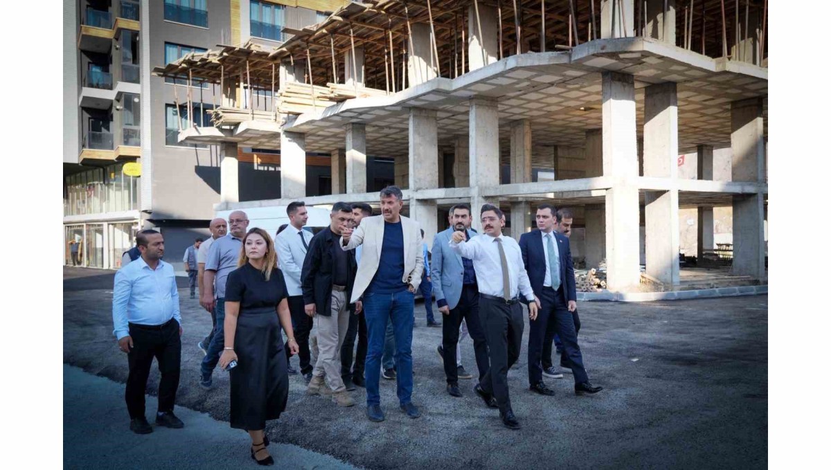 Vali Çelik, hastanenin acil giriş yolunu inceledi