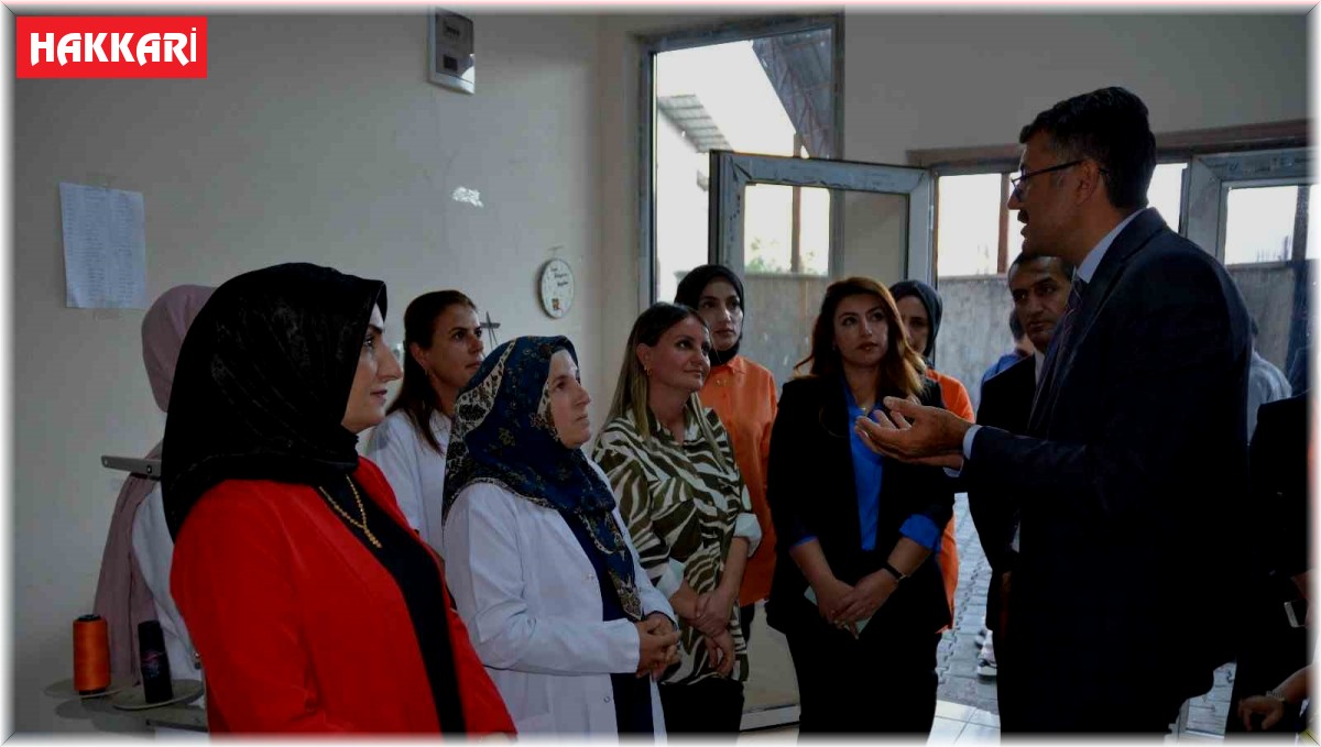 Vali Çelik: "Her eser Hakkari'den bir parça barındırıyor"