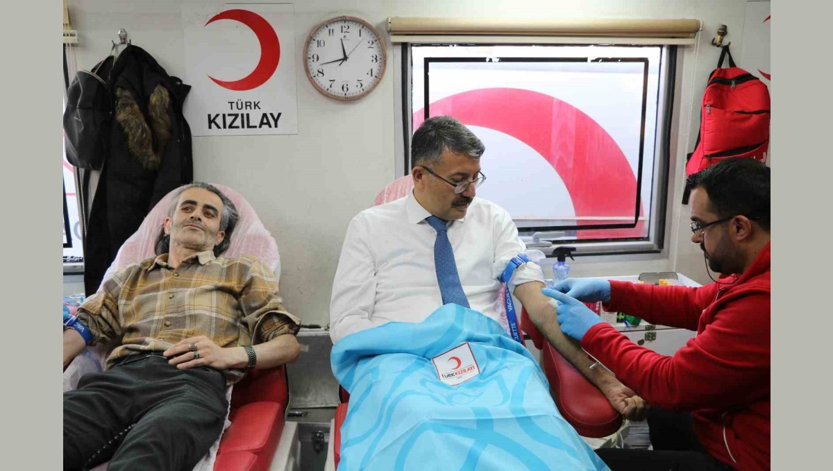 Vali Çelik, kan verdi ve kan bağışı için çağrı yaptı