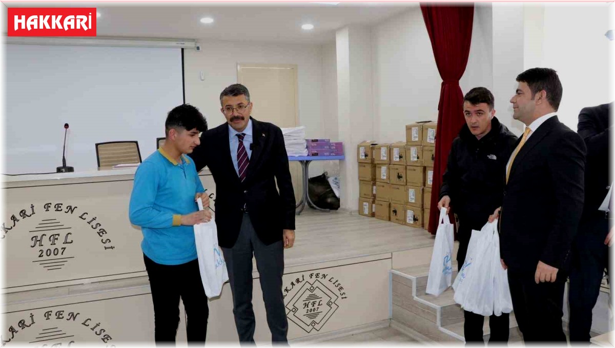 Vali Çelik: "Önceliklerimizin en başına eğitimi alıyoruz"