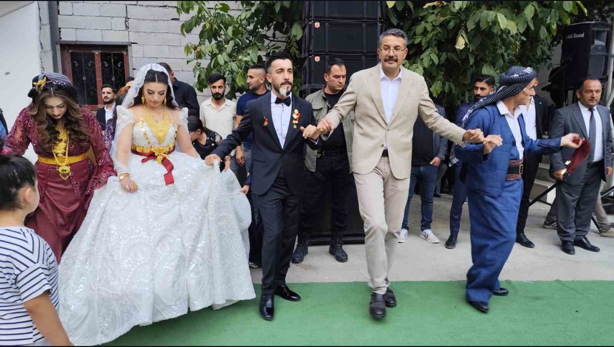 Vali Çelik, Şehit ailesinin düğün törenine katıldı