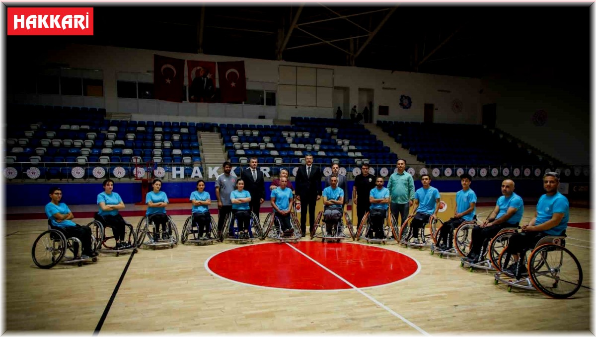 Vali Çelik'ten engelli sporculara sandalye desteği