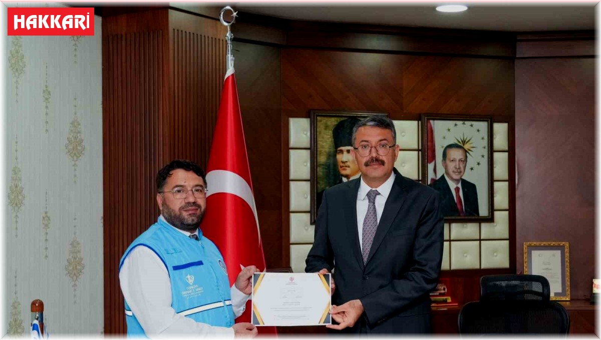 Vali Çelik vekaleten kurban bağışında bulundu