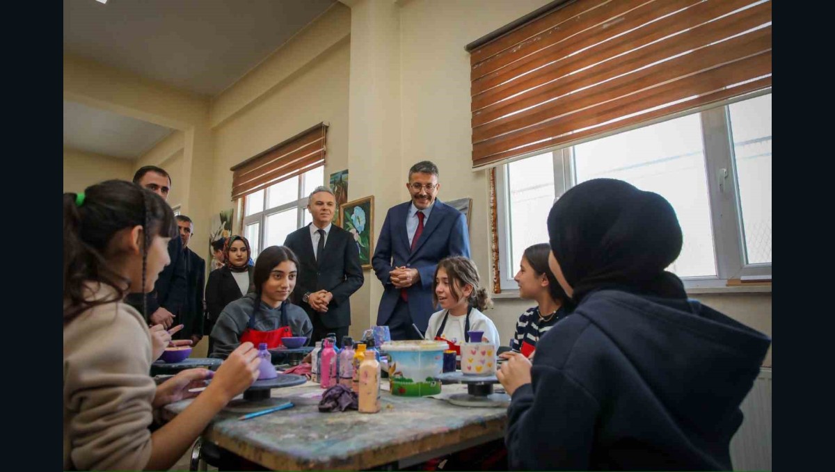 Vali Çelik, Yüksekova'da ADEM'leri ziyaret etti