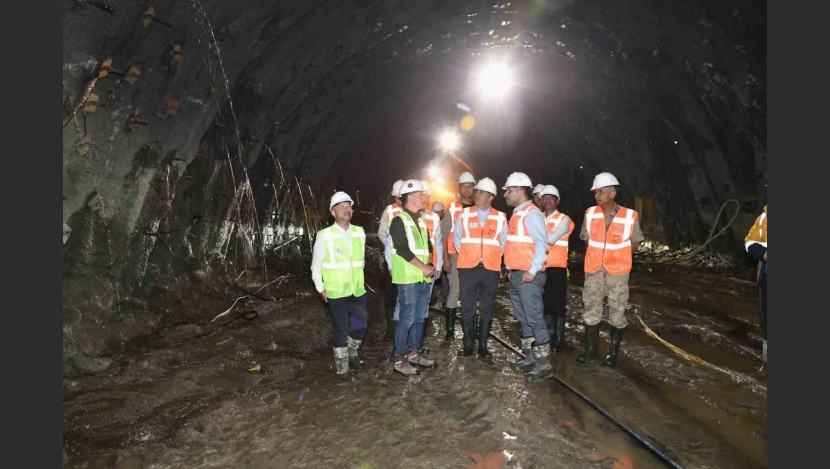 Vali Çiçek, Ilgar Tüneli inşaatını inceledi