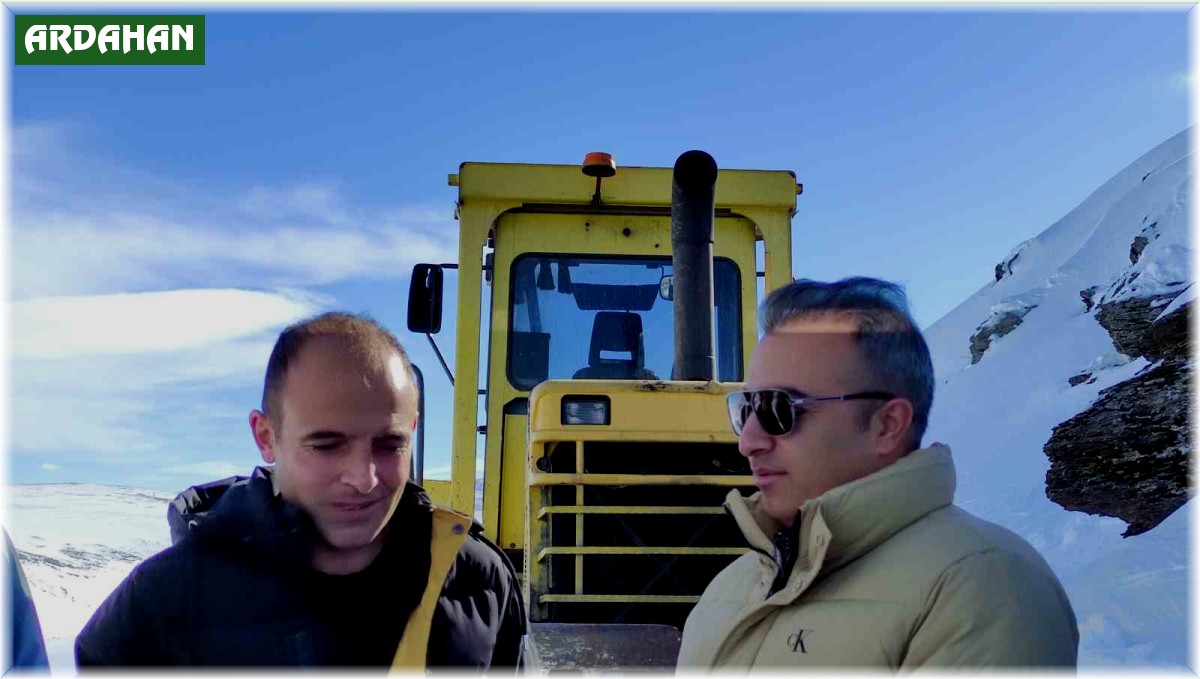 Vali Çiçek, kar savaşçılarının çalışmalarını denetledi