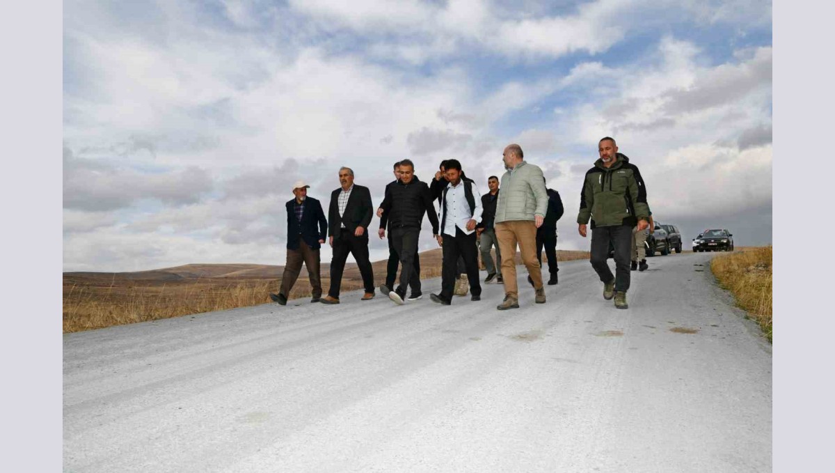 Vali Çiçek, köy yollarını denetledi