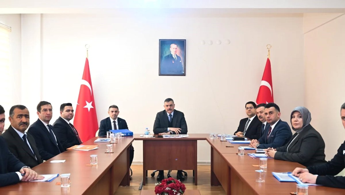 Vali Çiftçi, Aziziye'de devam eden kamu projeleri hakkında bilgi aldı