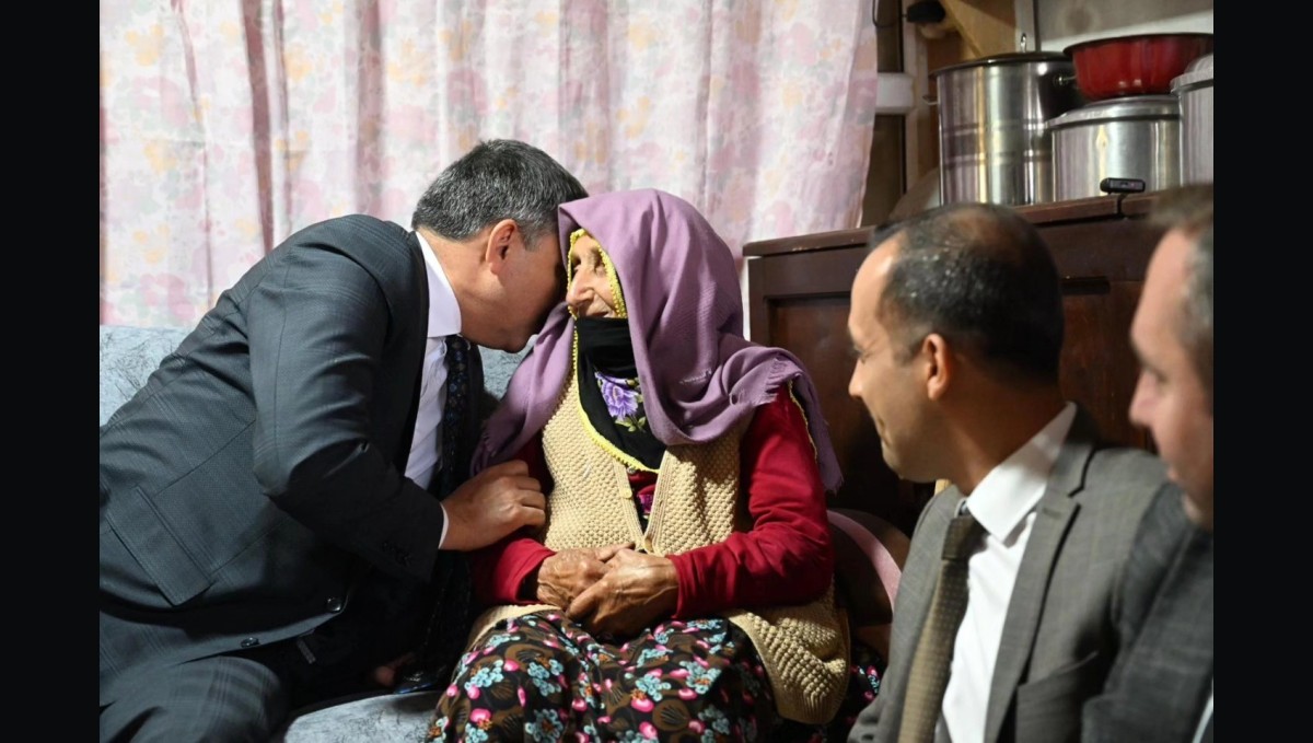 Vali Çiftçi'den ahde vefa