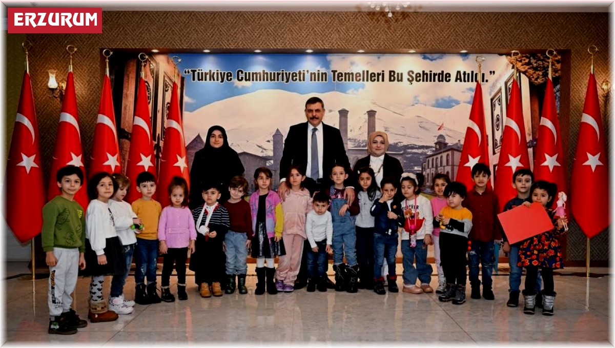 Vali Çiftçi'den çocuklara sürpriz