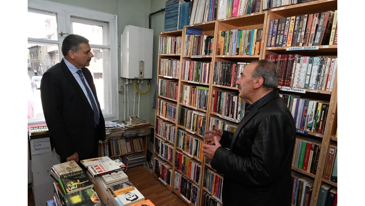 Vali Çiftçi'den, İnşirah Sahaf ve Kitabevine ziyaret