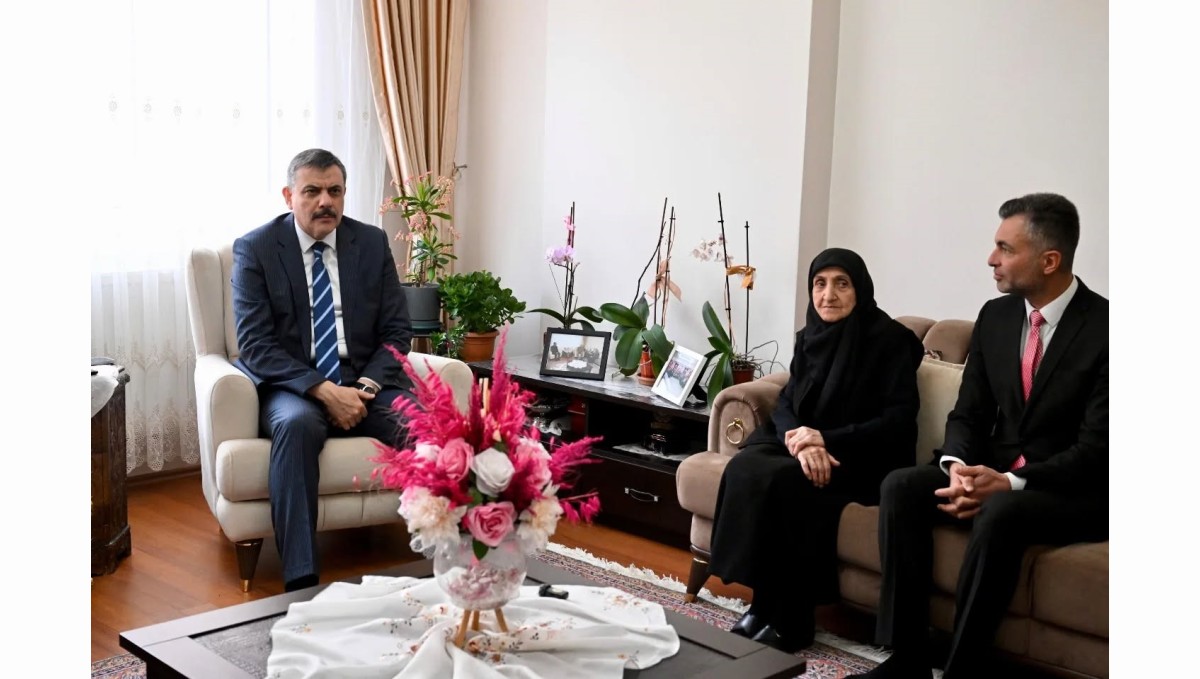 Vali Çiftçi'den şehit annesine vefa