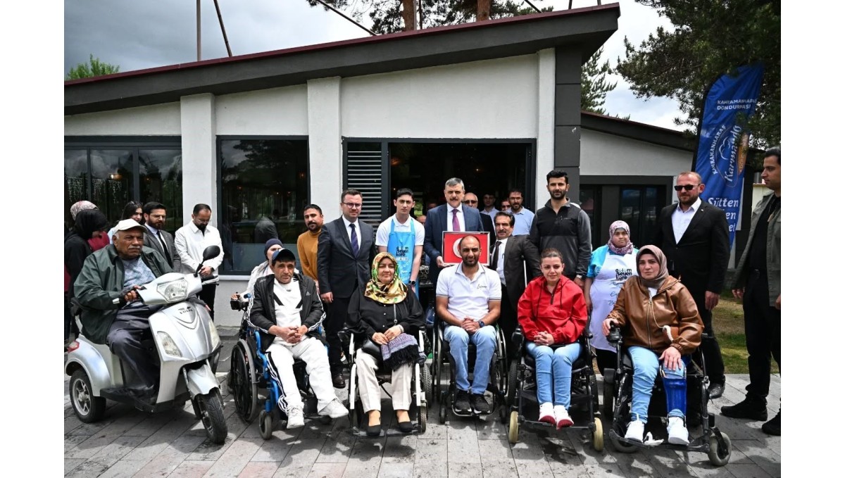 Vali Çiftçi, engelli vatandaşlarla bir araya geldi