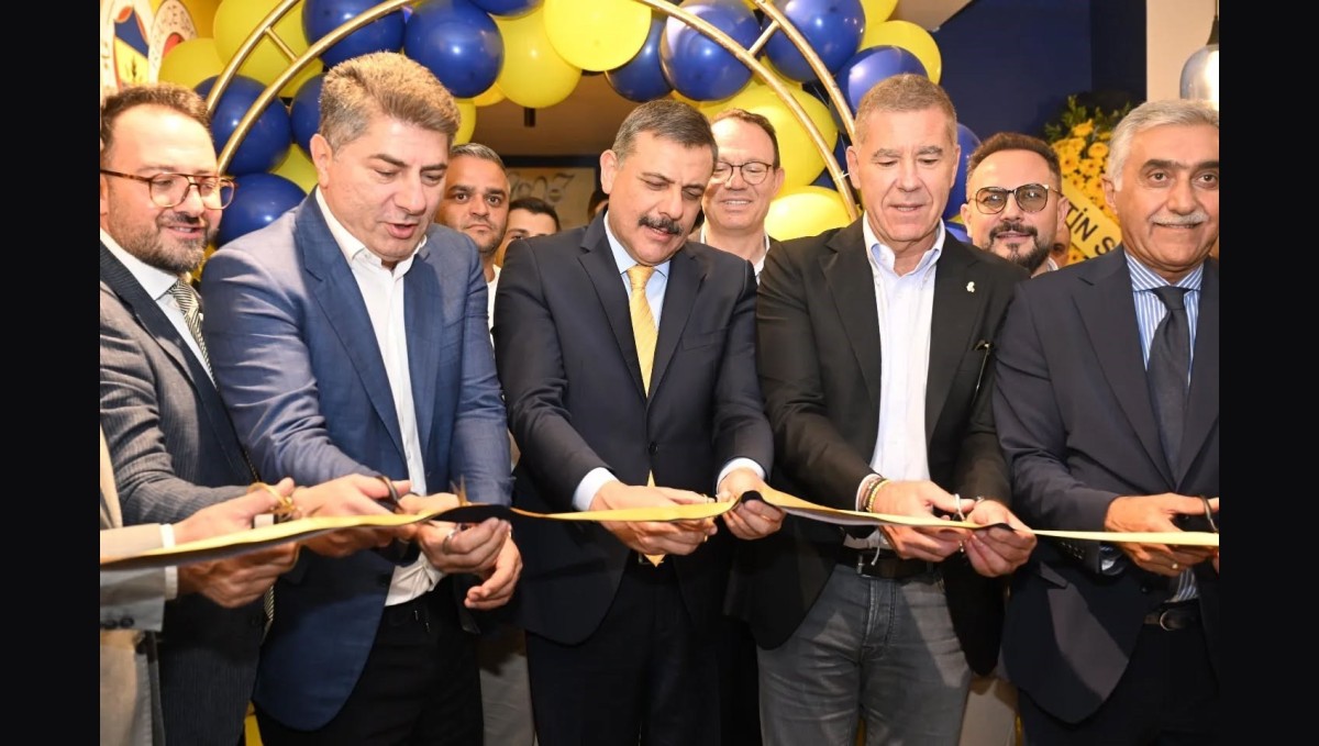 Vali Çiftçi, Erzurum Fenerbahçeliler Derneğinin açılış törenine katıldı