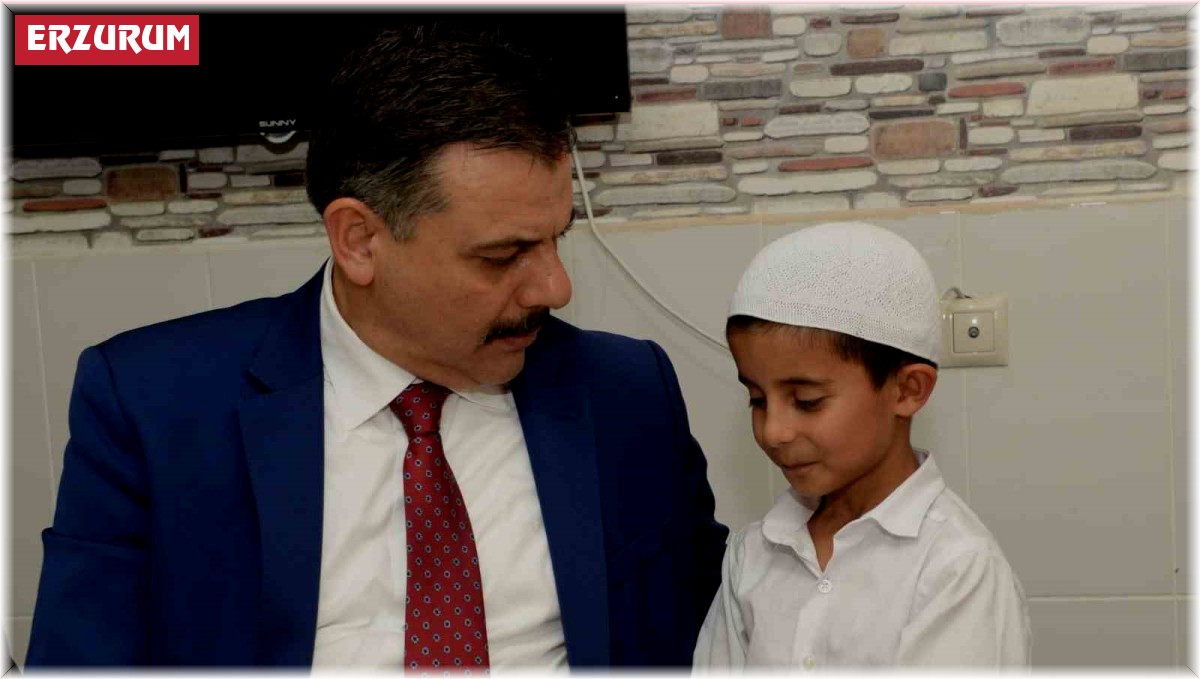 Vali Çiftçi genç hafızlarla buluştu