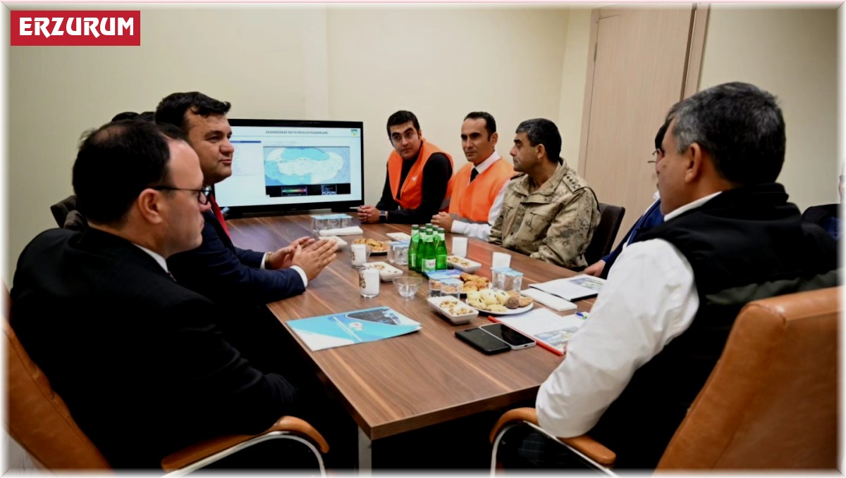 Vali Çiftçi, Hava Radar Mevzi'nde incelemelerde bulundu