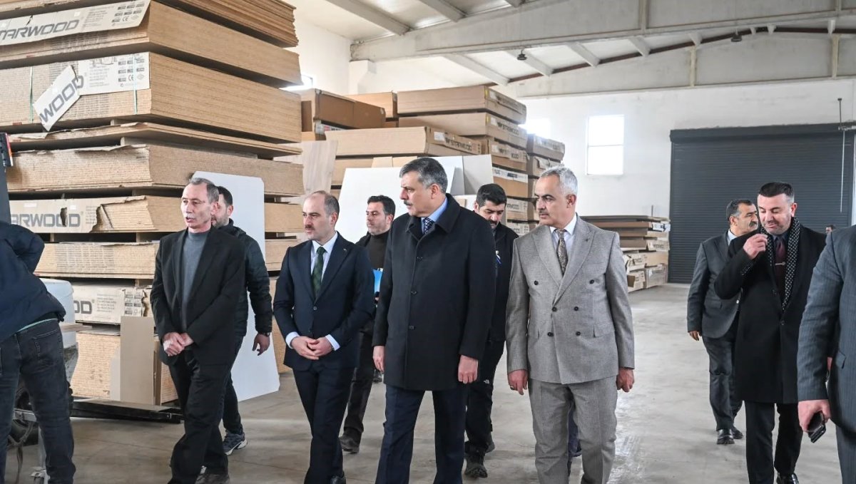 Vali Çiftçi Oltu'da işletmeleri ziyaret etti