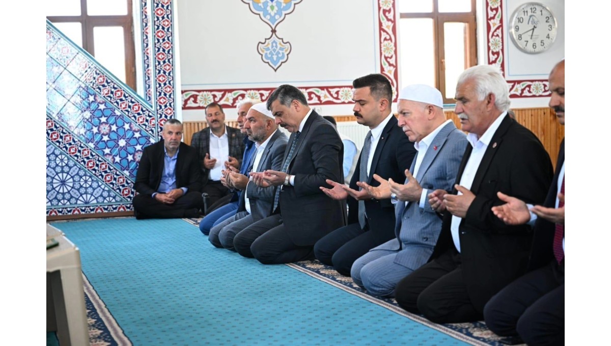 Vali Çiftçi ve Başkan Sekmen, mevlit programına katıldı