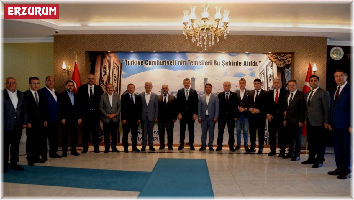 Vali Çiftçi'ye ziyaretçi akını