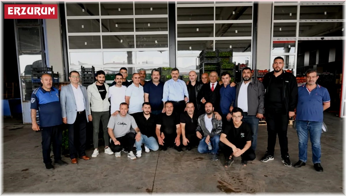 Vali Çifti'den hal ziyareti