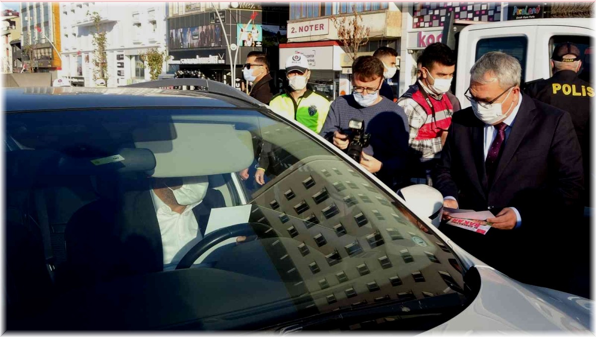 Vali Gündüzöz, emniyet kemeri denetimine katıldı