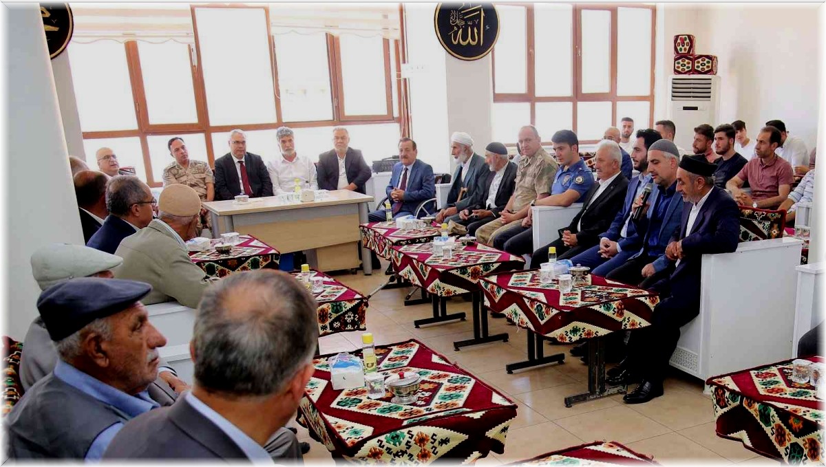 Vali Gündüzöz, Tokmak ve Akın ailelerine taziyede bulundu