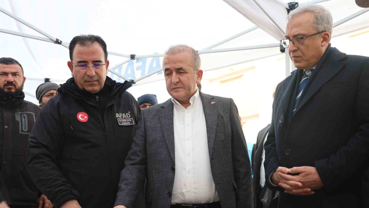 Vali Hatipoğlu: "Arama ve tarama faaliyetleri geniş bir alan içerisinde devam ediyor"