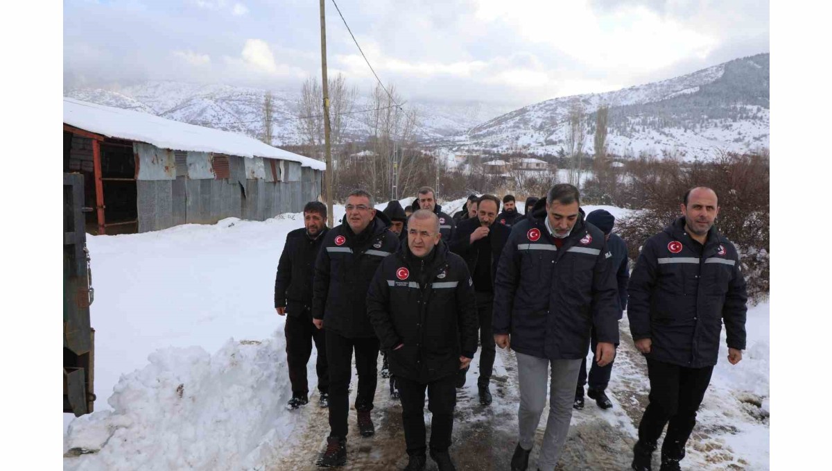 Vali Hatipoğlu, karla mücadele çalışmalarını inceledi