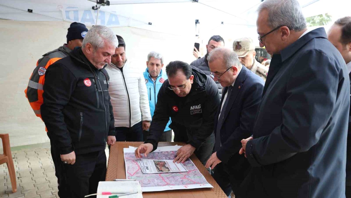 Vali Hatipoğlu kayıp şahıs için, "Maalesef henüz olumlu bir haber alamadık"