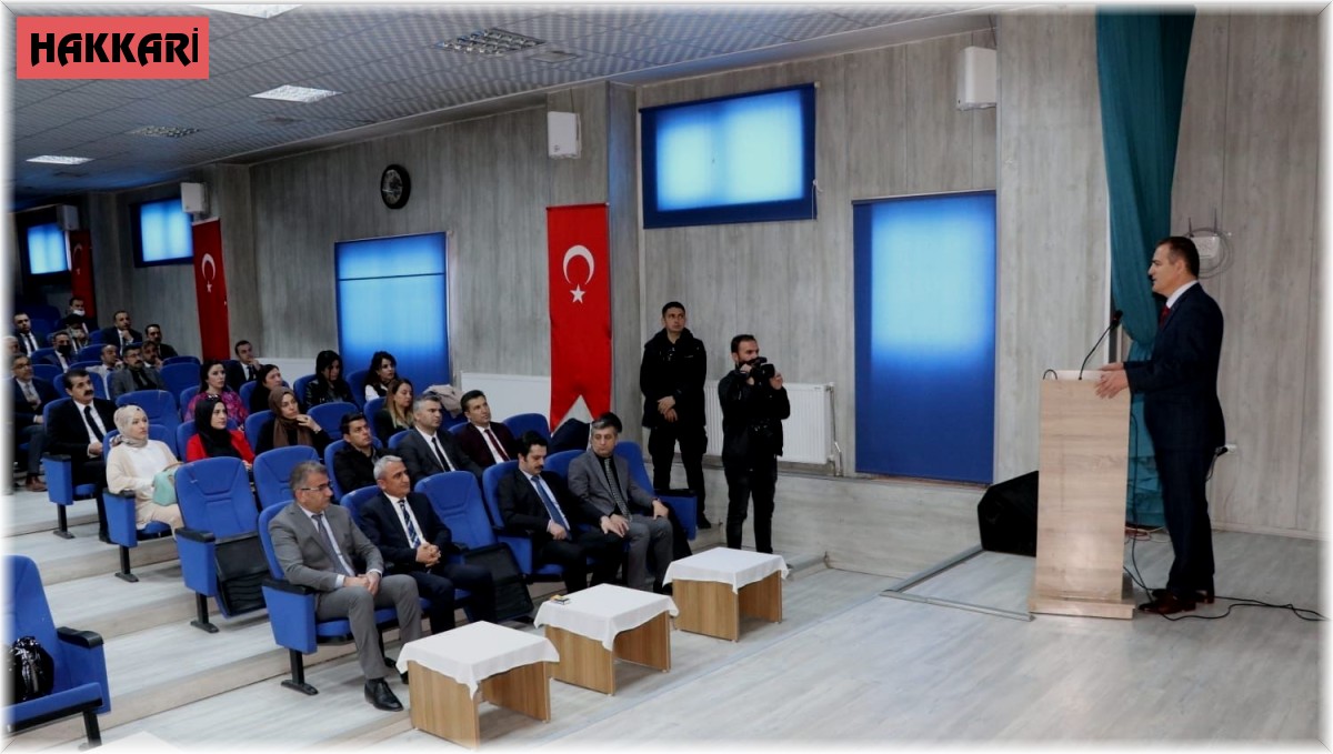 Vali İdris Akbıyık okul müdürleriyle buluştu