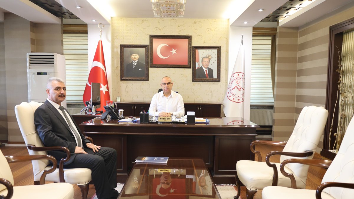 Vali Koç, İl Kültür ve Turizm Müdürü Erhan Ağrı’yı Kabul Etti